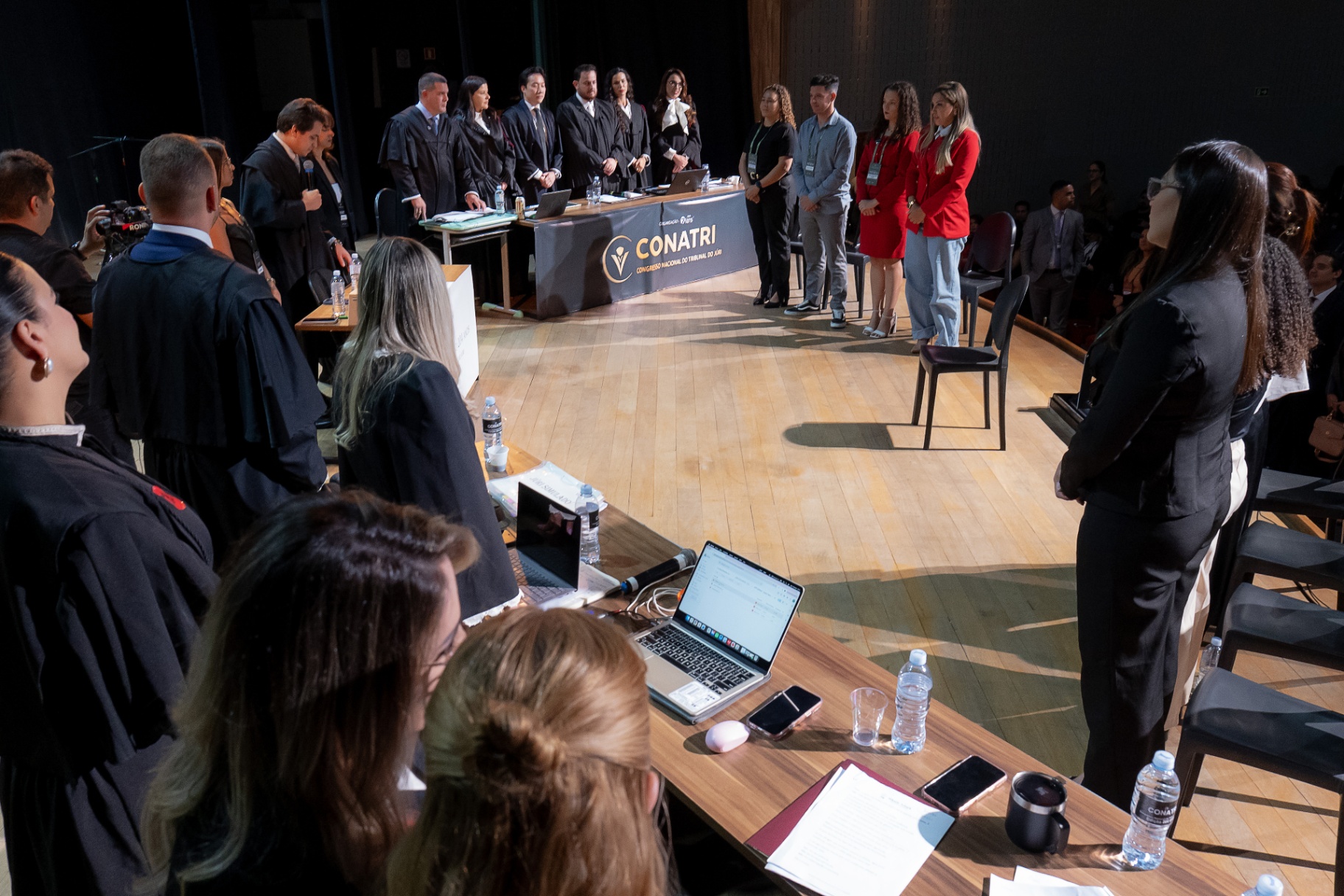 Dinâmica de plenária no palco